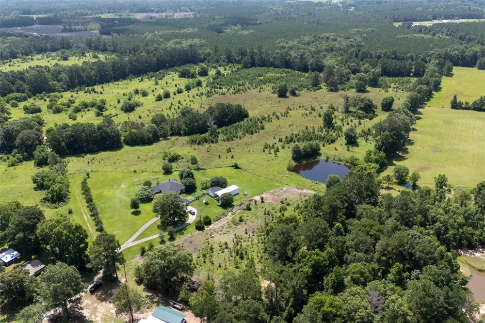 Rl Moffett St Goodrich, TX 77335