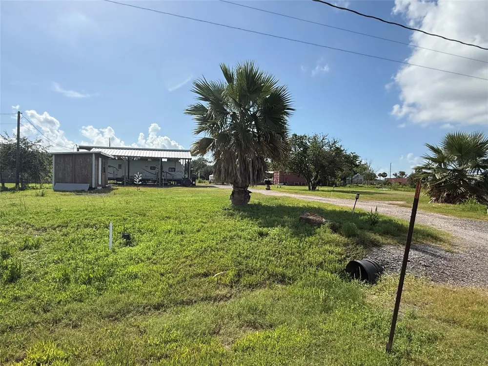 1021 17th Street San Leon, TX 77539
