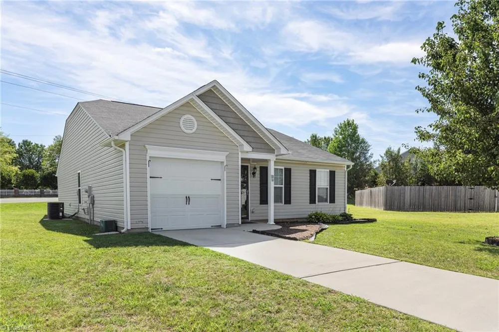 216 Florida Drive Thomasville, NC 27360