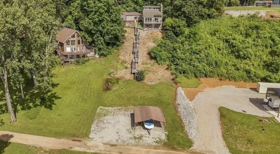 1515 Riverside Ln Adamsville, TN 38310