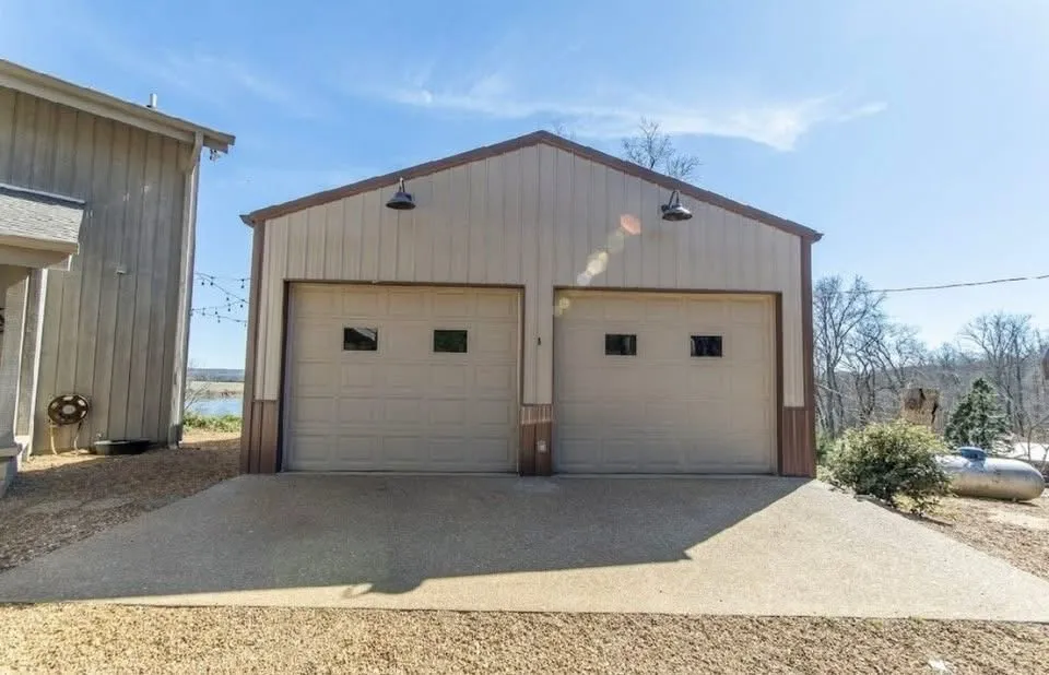 1515 Riverside Ln Adamsville, TN 38310