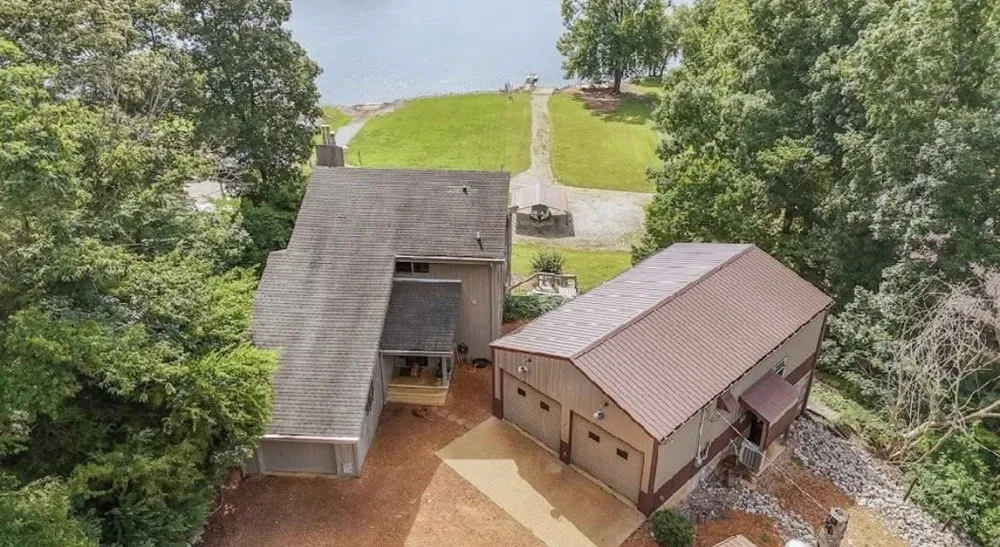 1515 Riverside Ln Adamsville, TN 38310