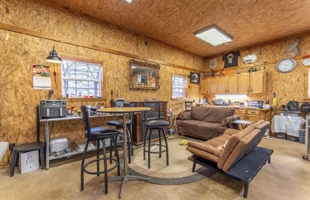 1515 Riverside Ln Adamsville, TN 38310