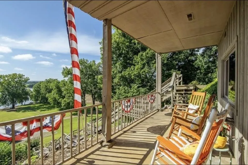 1515 Riverside Ln Adamsville, TN 38310