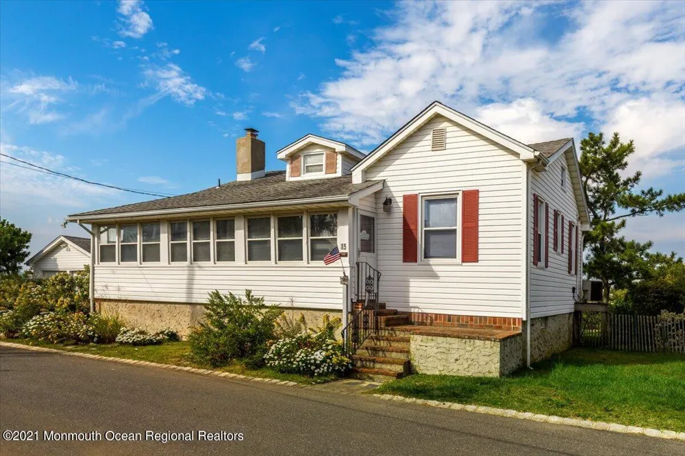 15 Riverview Road Monmouth Beach, NJ 07750