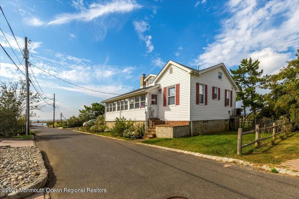 15 Riverview Road Monmouth Beach, NJ 07750