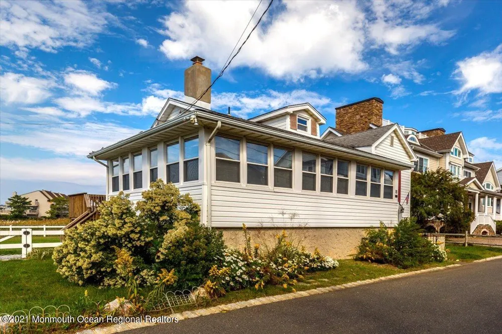 15 Riverview Road Monmouth Beach, NJ 07750