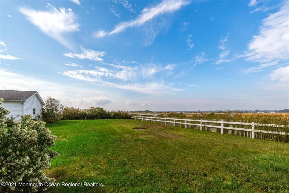 15 Riverview Road Monmouth Beach, NJ 07750