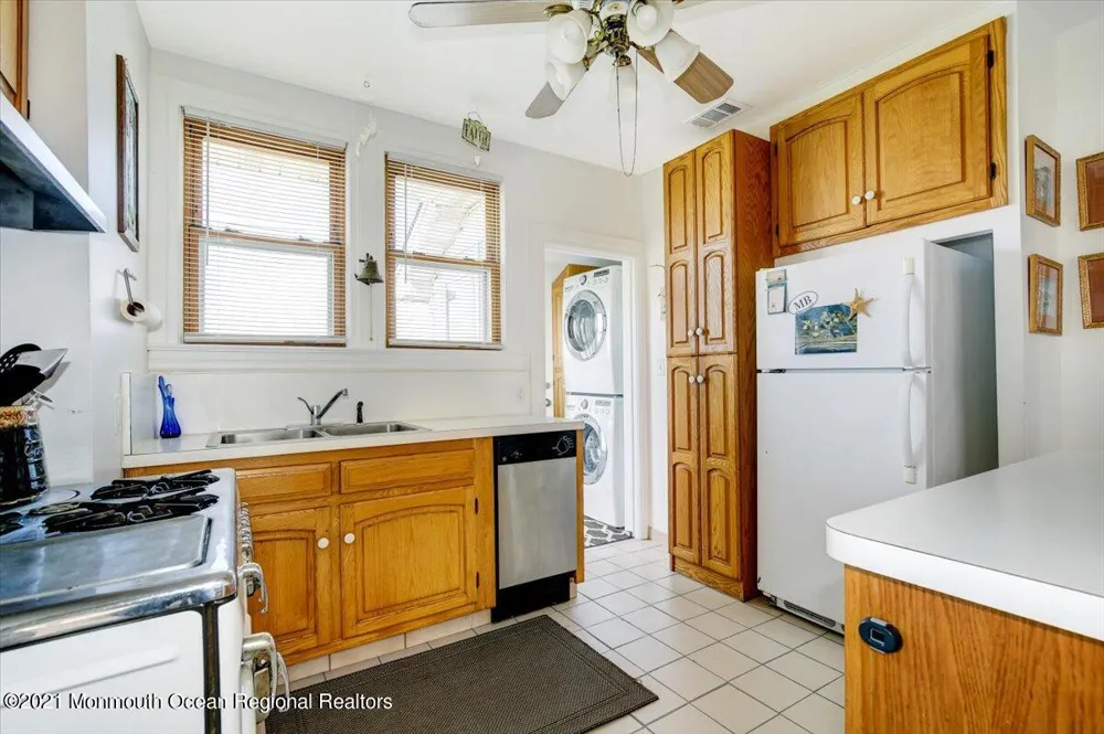 15 Riverview Road Monmouth Beach, NJ 07750
