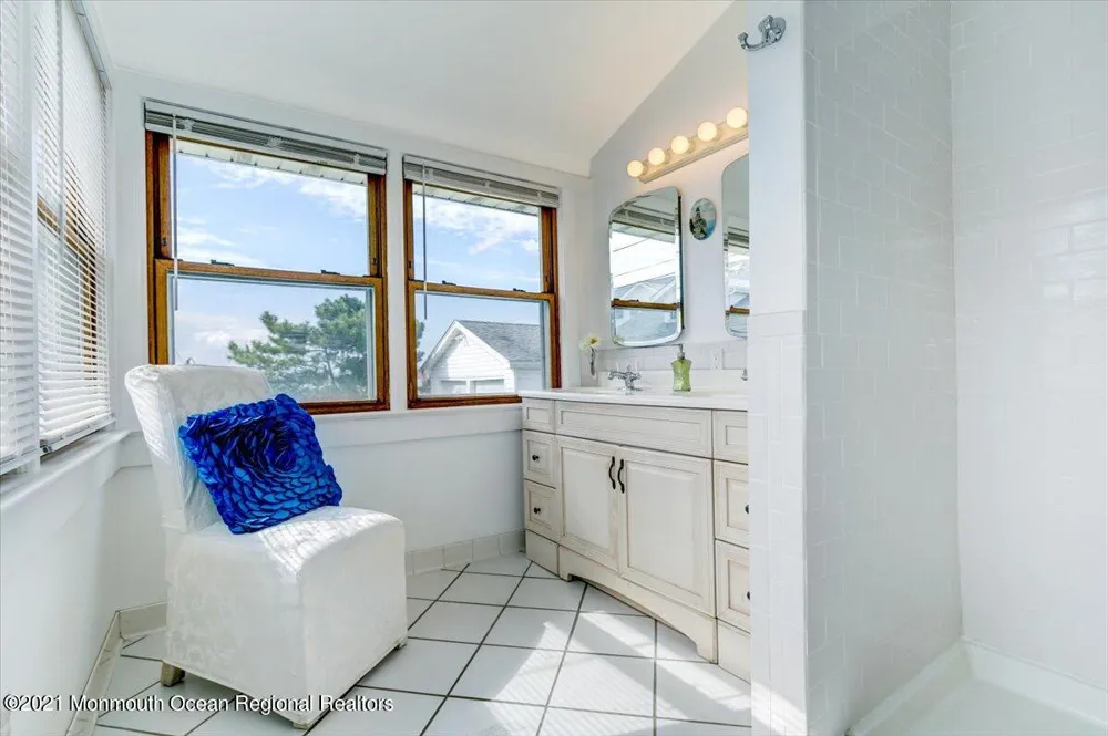 15 Riverview Road Monmouth Beach, NJ 07750