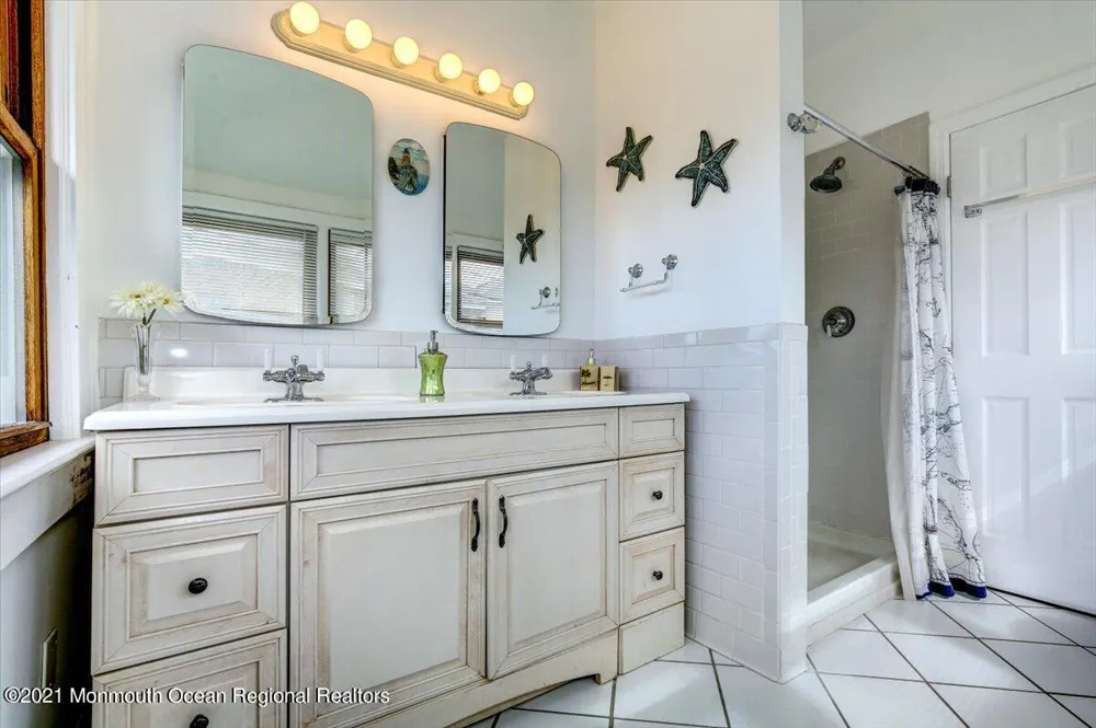 15 Riverview Road Monmouth Beach, NJ 07750