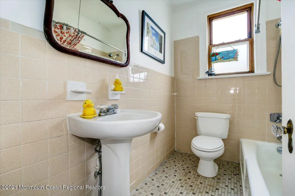 15 Riverview Road Monmouth Beach, NJ 07750