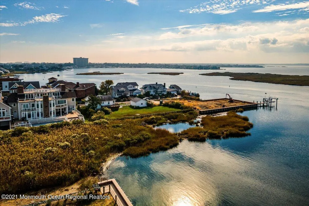 15 Riverview Road Monmouth Beach, NJ 07750