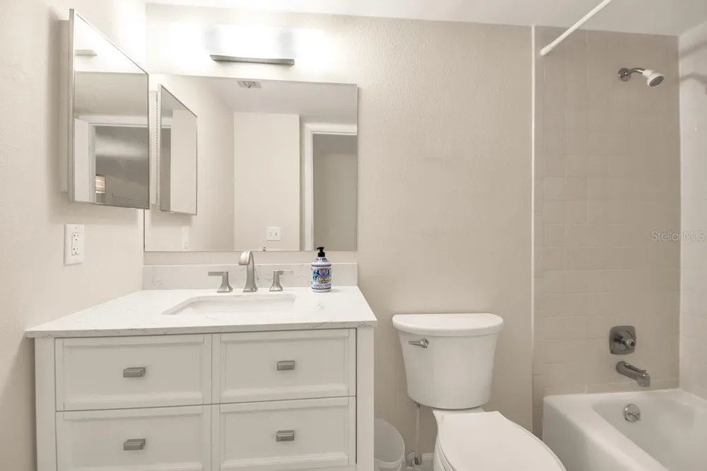 2753 ORCHID OAKS DRIVE #104 Sarasota, FL 34239