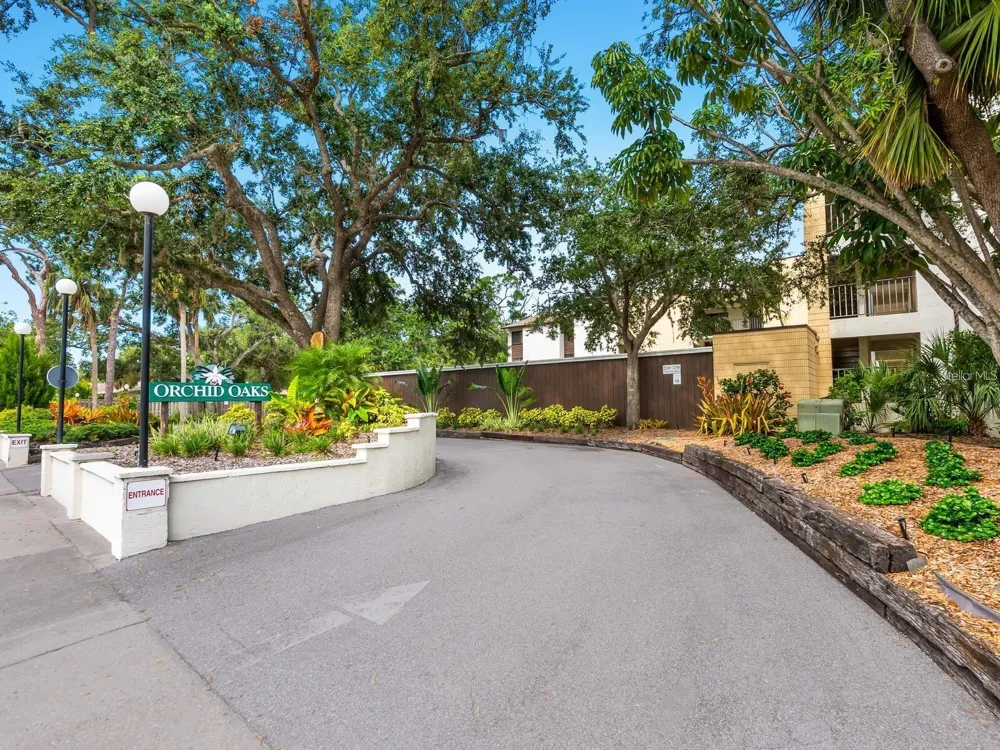 2753 ORCHID OAKS DRIVE #104 Sarasota, FL 34239