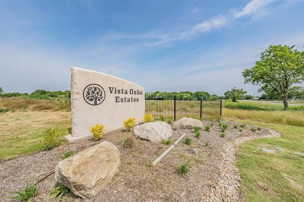 4172 Willow Oak Bend Royse City, TX 75189
