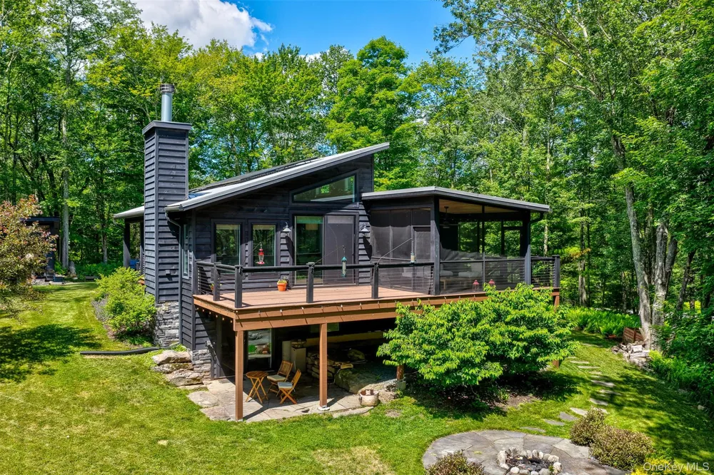 110 Silver Birch Way Swan Lake, NY 12783
