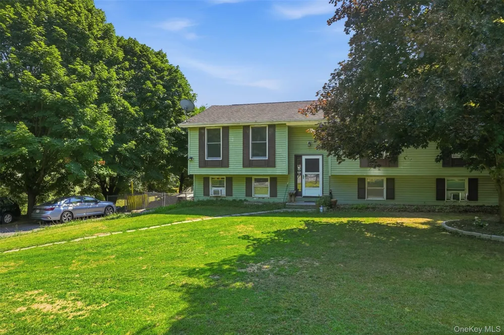 4 Riverside Drive Pine Bush, NY 12566