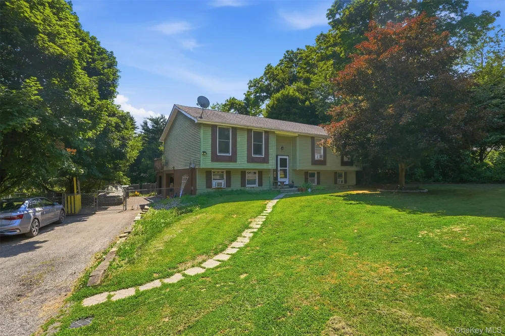 4 Riverside Drive Pine Bush, NY 12566