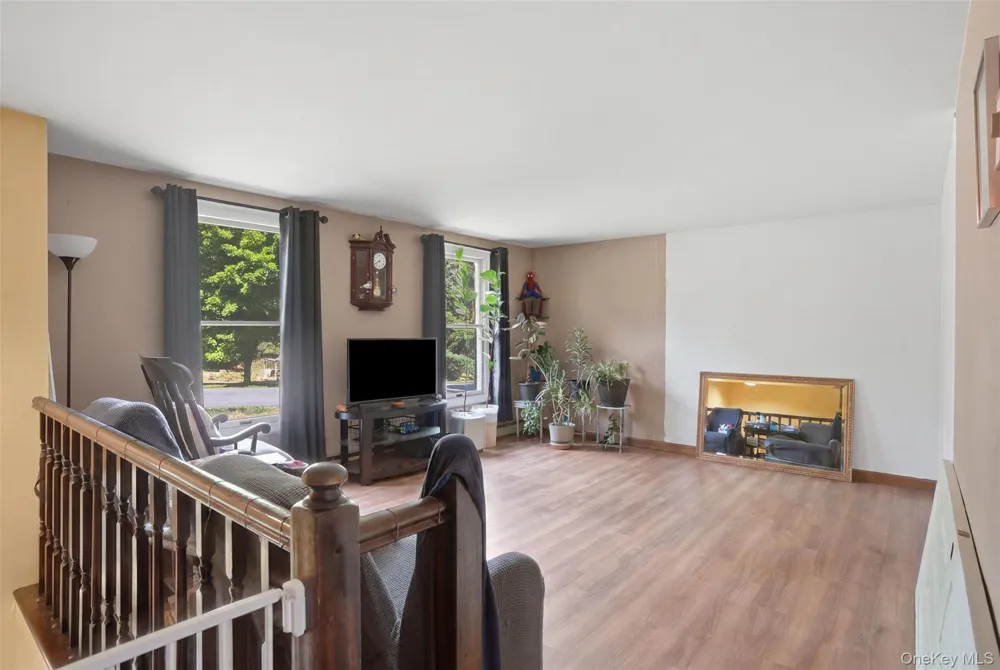4 Riverside Drive Pine Bush, NY 12566
