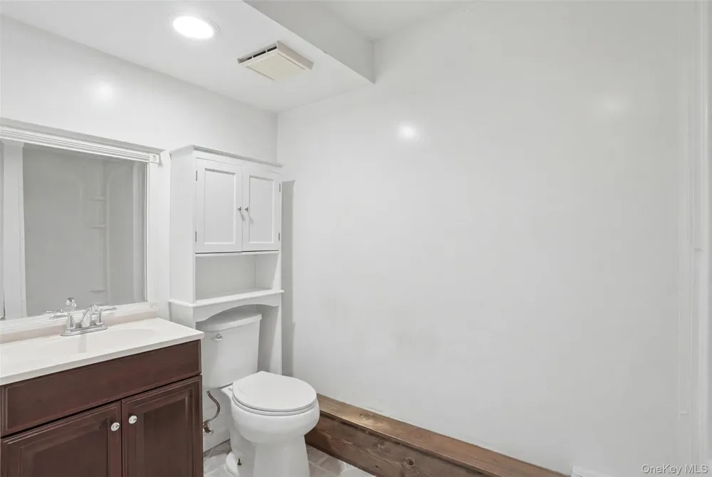 4 Riverside Drive Pine Bush, NY 12566