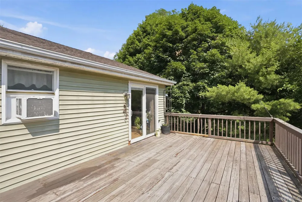 4 Riverside Drive Pine Bush, NY 12566