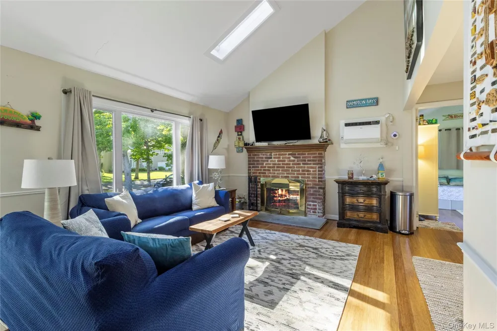 21 Duvall Drive Hampton Bays, NY 11946