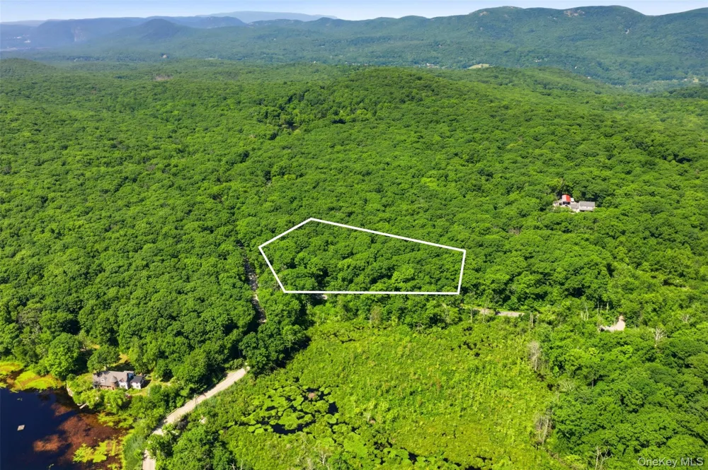 599 E Mountain Road Cold Spring, NY 10516