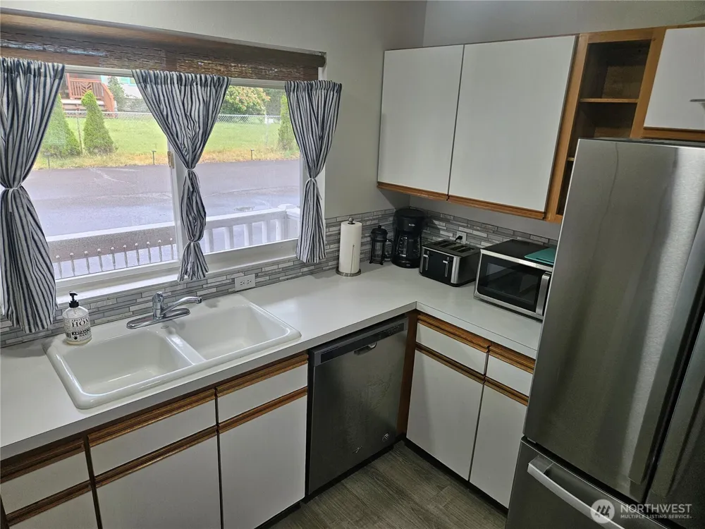 1515 Ocean Beach Boulevard #202 Long Beach, WA 98631