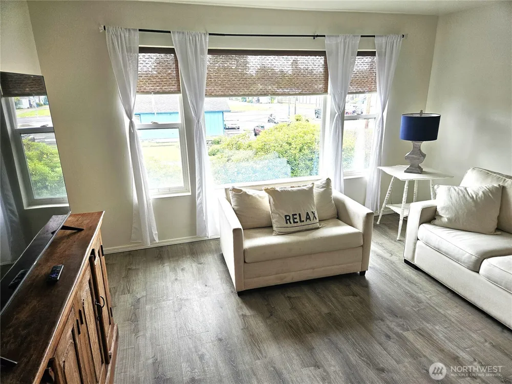 1515 Ocean Beach Boulevard #202 Long Beach, WA 98631