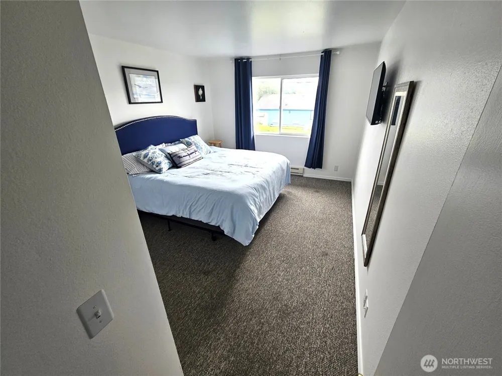 1515 Ocean Beach Boulevard #202 Long Beach, WA 98631