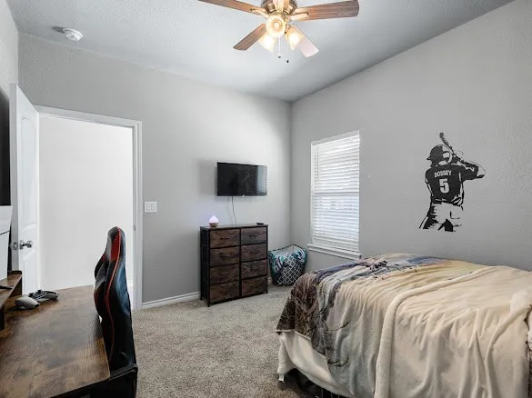 207 Hubbard Street Alvord, TX 76225