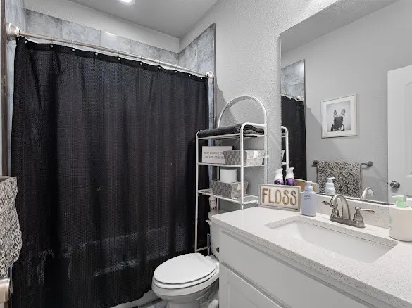 207 Hubbard Street Alvord, TX 76225