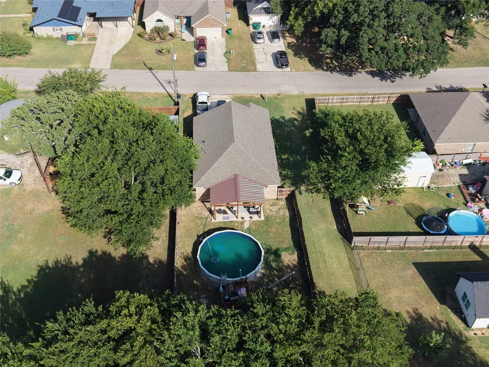 207 Hubbard Street Alvord, TX 76225