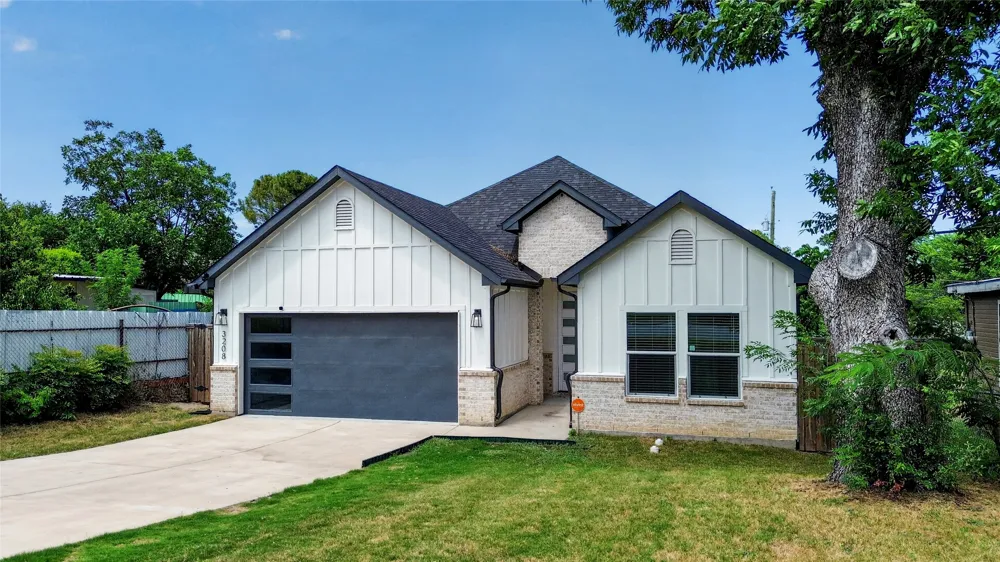 3208 NW 31st Street Fort Worth, TX 76106