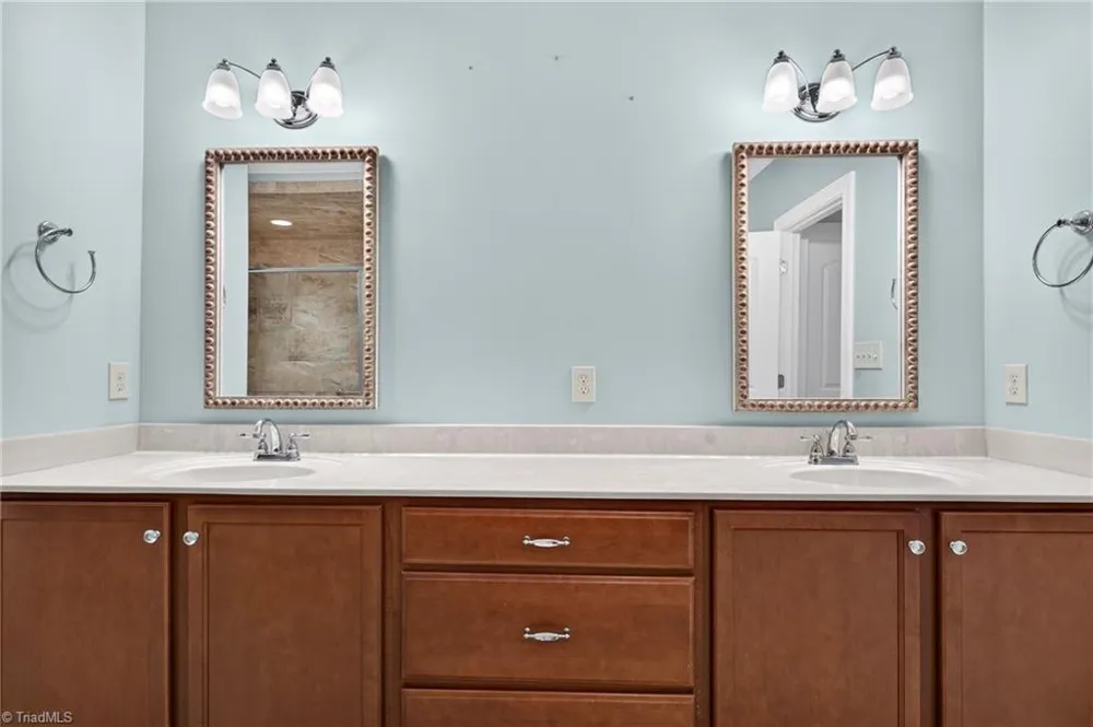 204 Jordan Ridge Way Jamestown, NC 27282