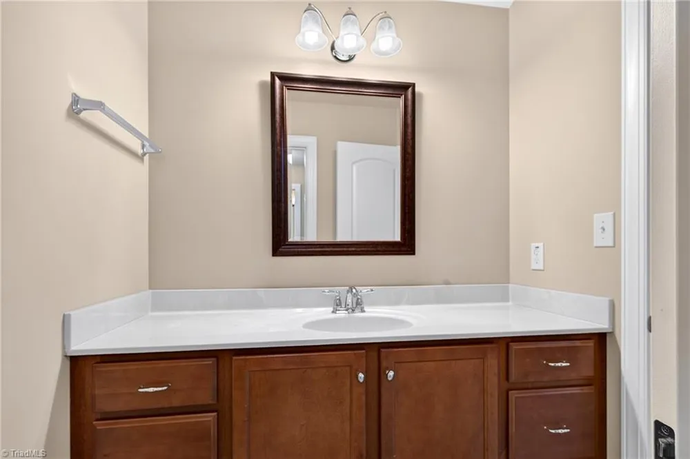 204 Jordan Ridge Way Jamestown, NC 27282