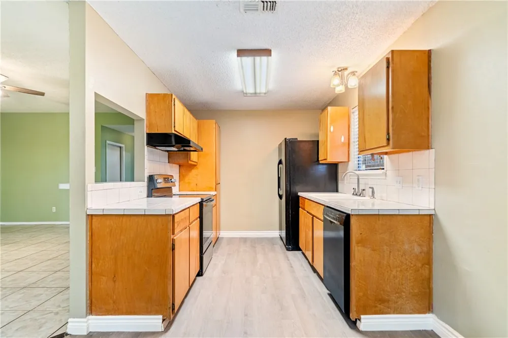 2094 Ridgewood Circle Ingleside, TX 78362