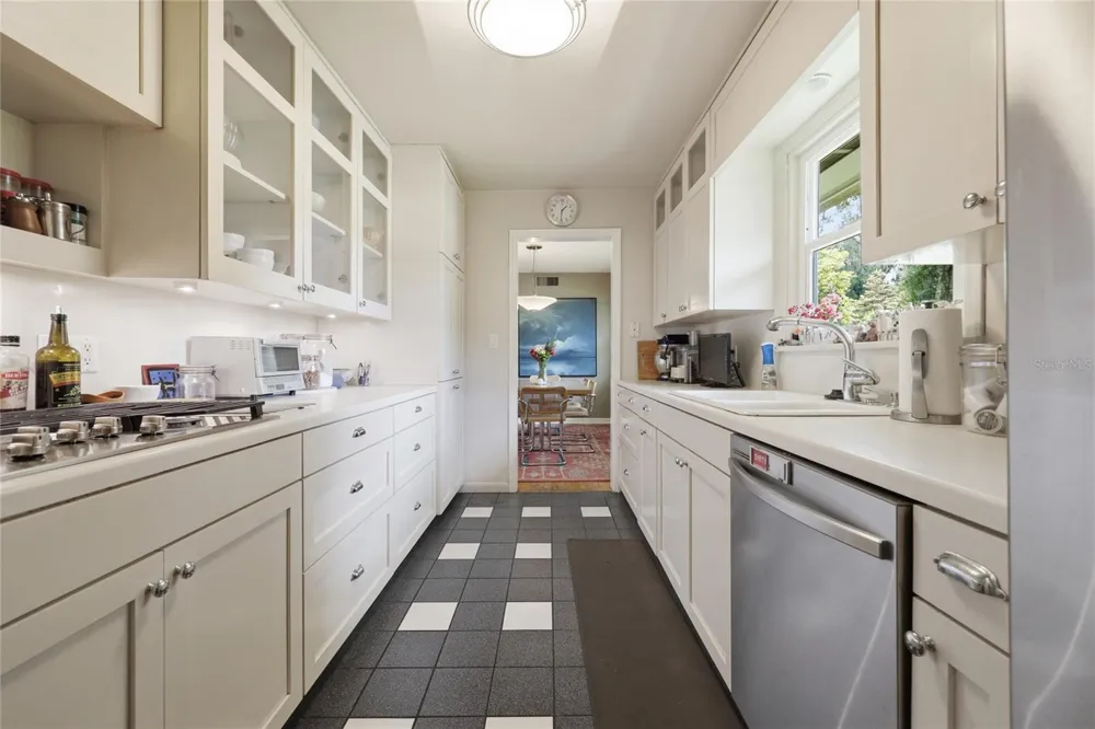 2006 NW 14TH AVENUE Gainesville, FL 32605
