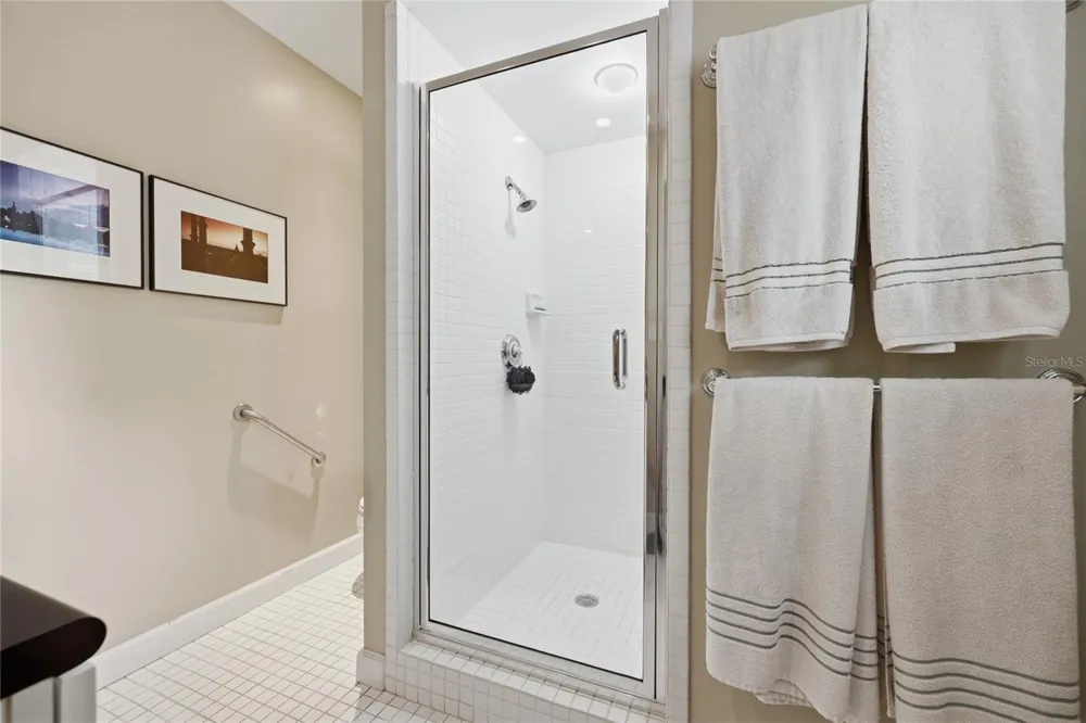 2006 NW 14TH AVENUE Gainesville, FL 32605