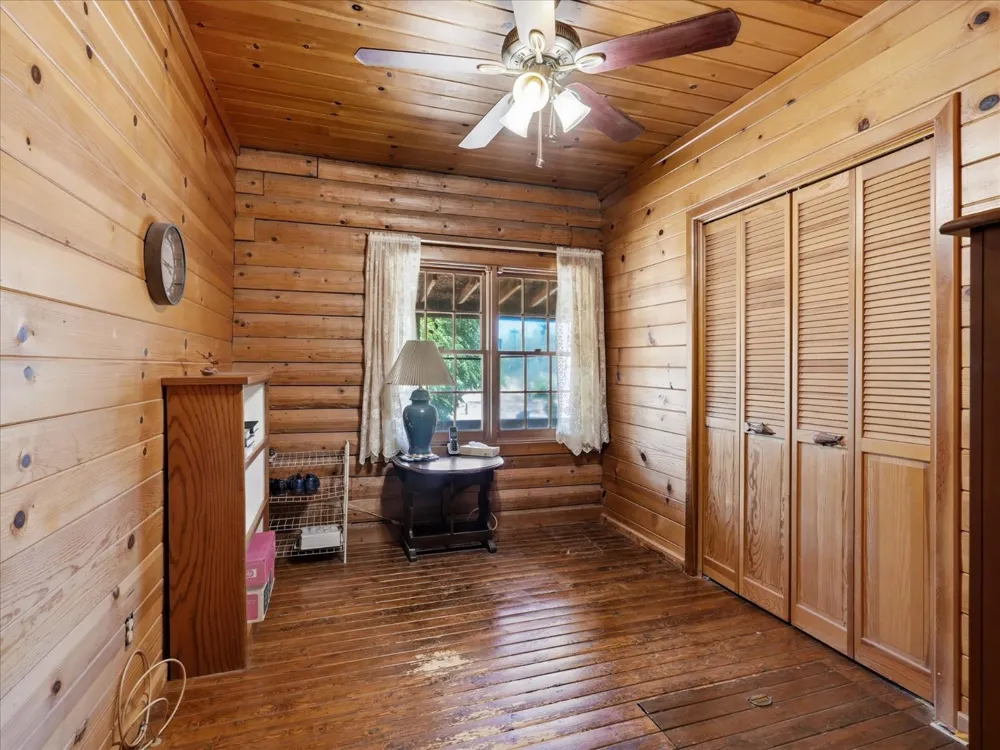 35928 Road 606 Raymond, CA 93653