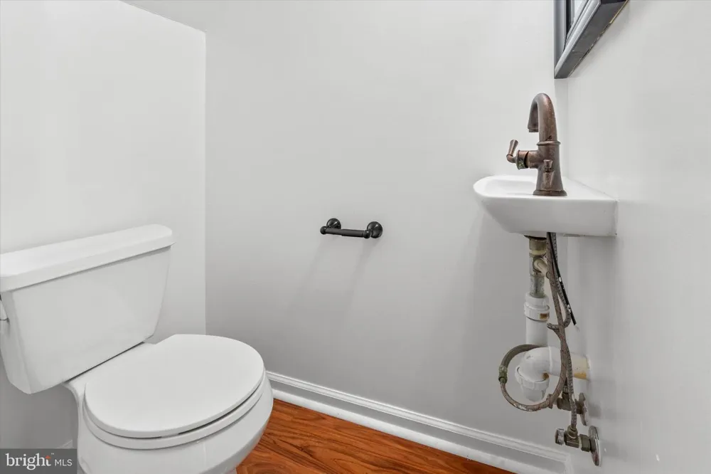 8123 KINGSWAY COURT #268 Springfield, VA 22152