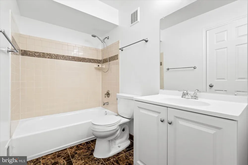 8123 KINGSWAY COURT #268 Springfield, VA 22152