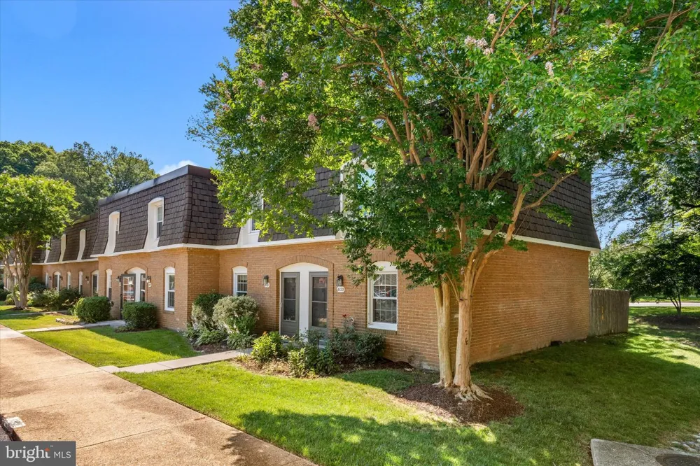 8123 KINGSWAY COURT #268 Springfield, VA 22152