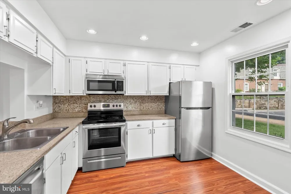 8123 KINGSWAY COURT #268 Springfield, VA 22152