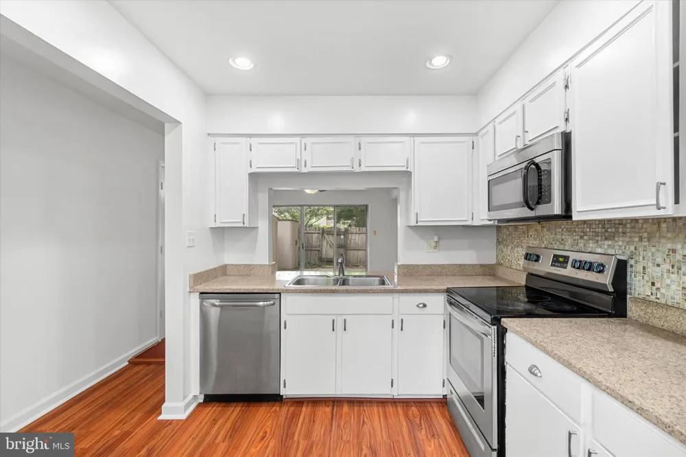 8123 KINGSWAY COURT #268 Springfield, VA 22152