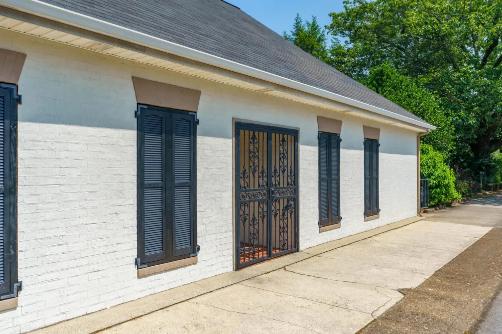 1003 E Brow Road Lookout Mountain, TN 37350