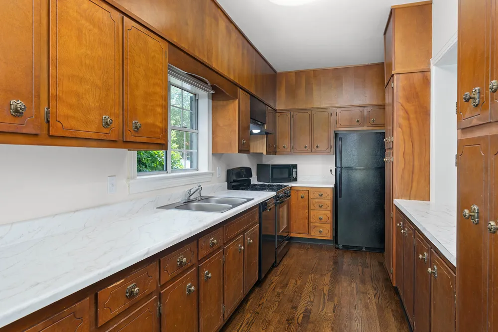 1003 E Brow Road Lookout Mountain, TN 37350