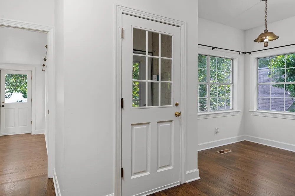 1003 E Brow Road Lookout Mountain, TN 37350