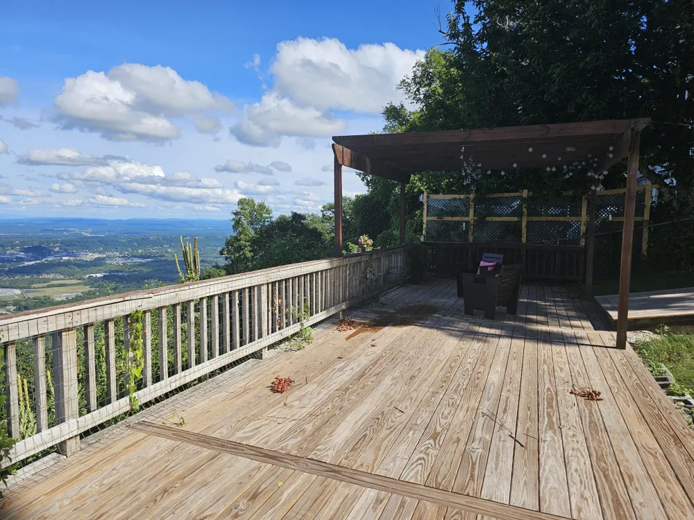 1003 E Brow Road Lookout Mountain, TN 37350